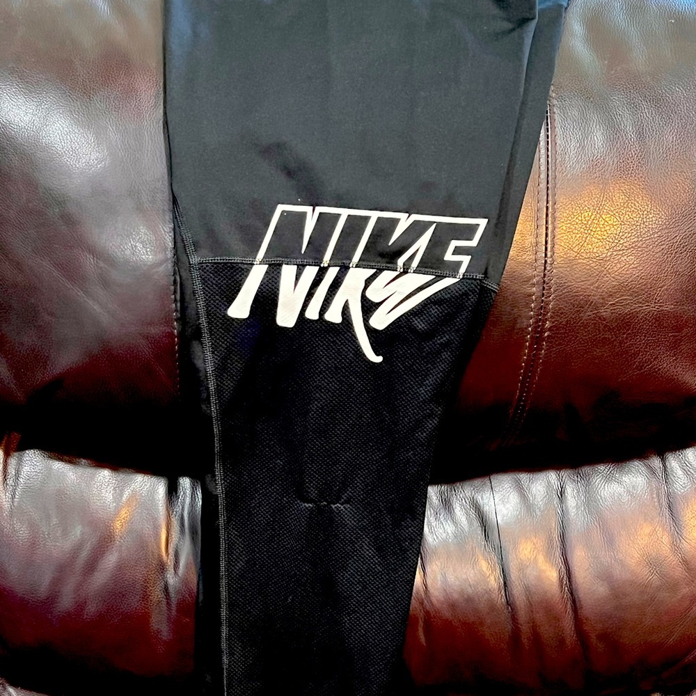 🛑SOLD🛑 Nike womens leggings size L